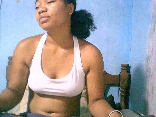 Live sex webcam photo for Lally23 #276878717
