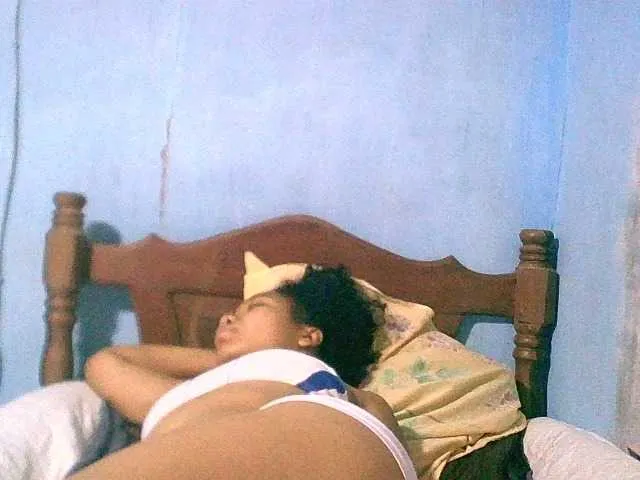 Live sex webcam photo for Lally23 #276937648