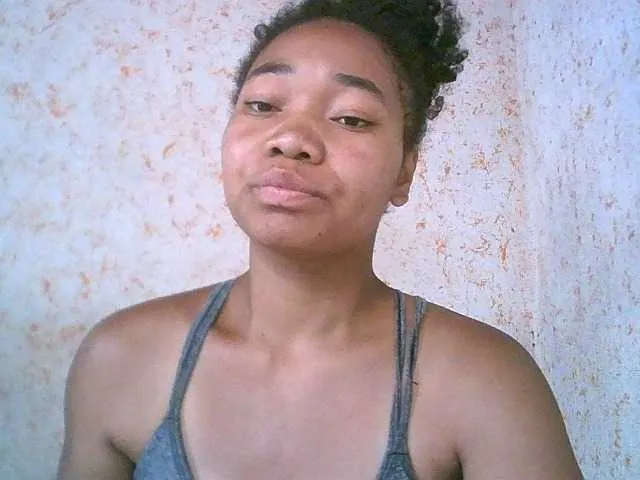 Live sex webcam photo for Lally23 #276954164