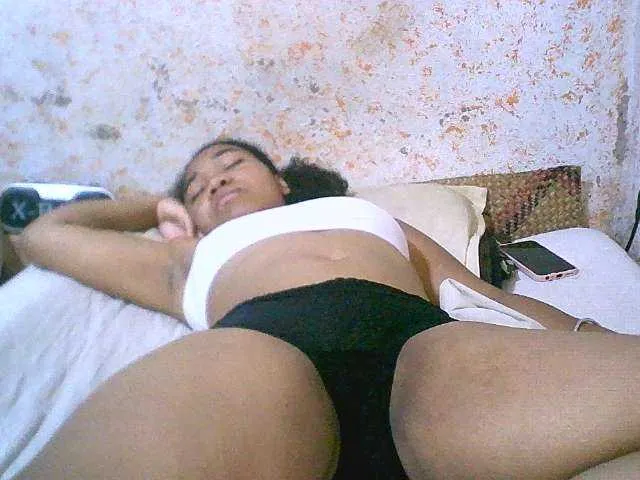 Live sex webcam photo for Lally23 #276999039