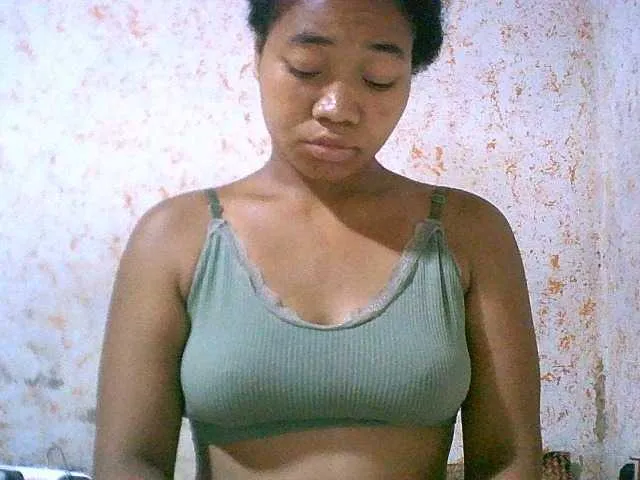 Live sex webcam photo for Lally23 #277054426