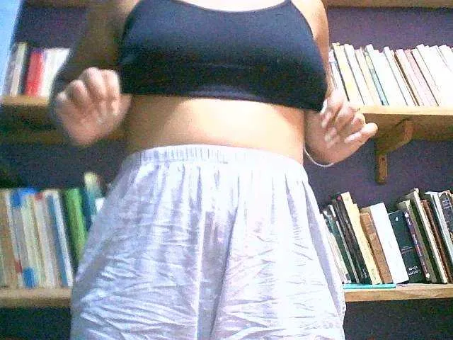 Live sex webcam photo for Lally23 #277075357