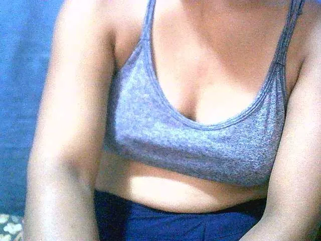 Live sex webcam photo for Lally23 #277131181