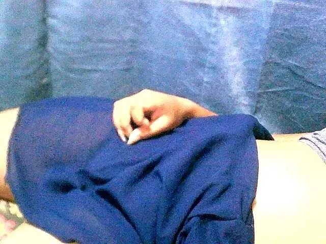 Live sex webcam photo for Lally23 #277132919