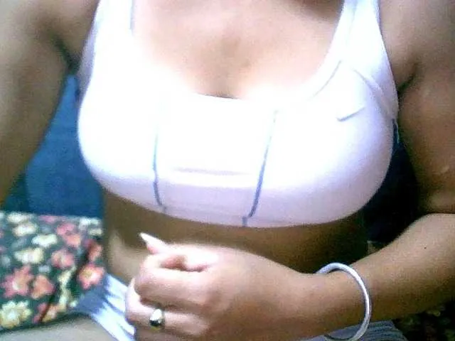 Live sex webcam photo for Lally23 #277147367