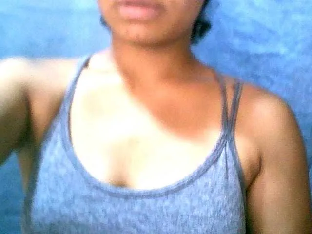 Live sex webcam photo for Lally23 #277157879