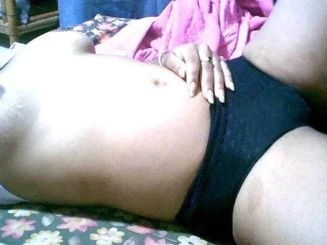 Live sex webcam photo for Lally23 #277211418