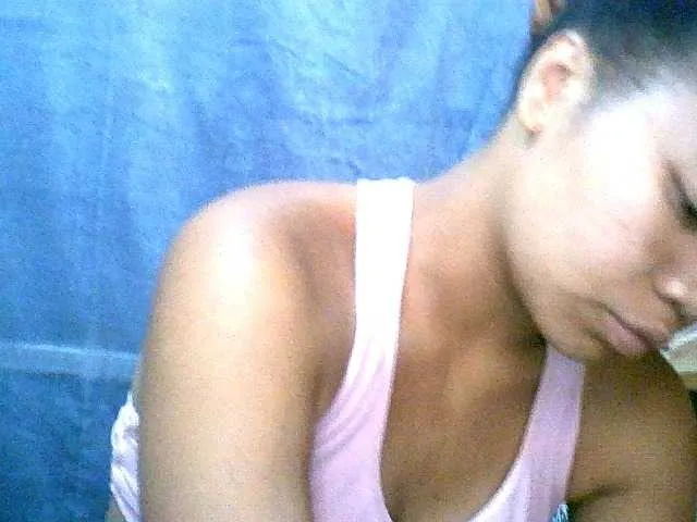Live sex webcam photo for Lally23 #277243101