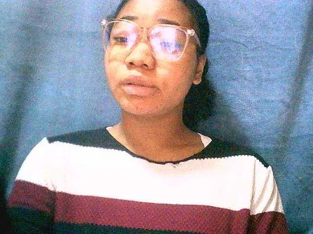 Live sex webcam photo for Lally23 #277274921