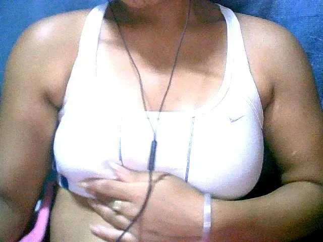 Live sex webcam photo for Lally23 #277294324