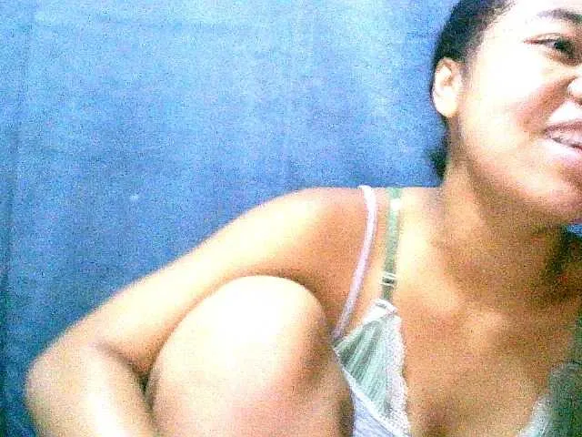 Live sex webcam photo for Lally23 #277312060