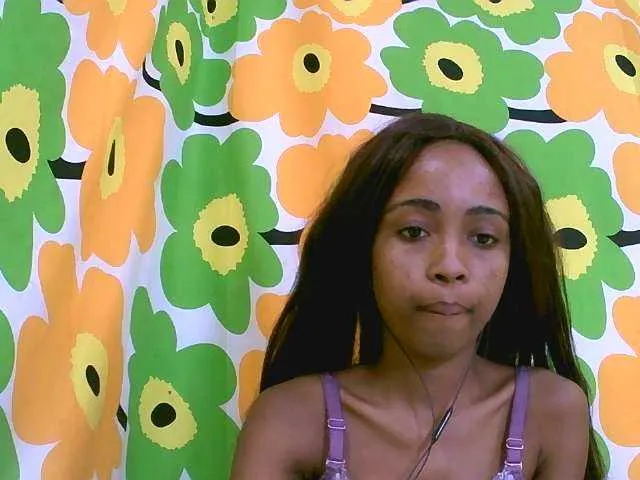 Live sex webcam photo for Laminnah #276472128