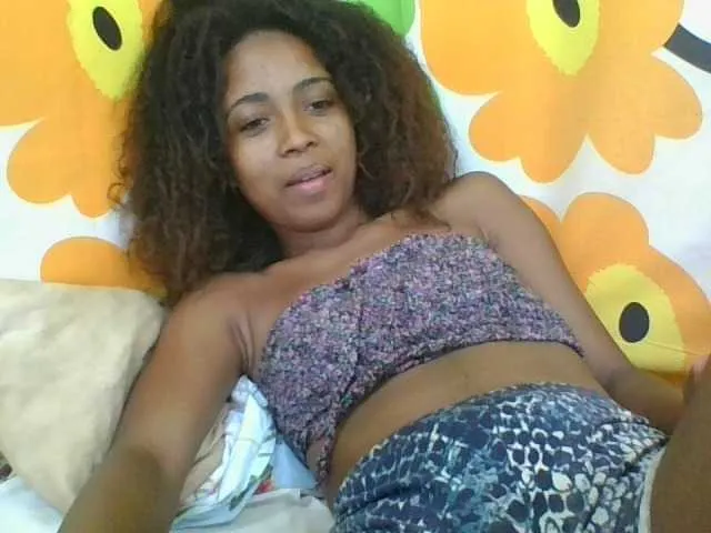 Live sex webcam photo for Laminnah #276476157