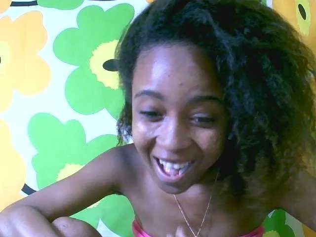 Live sex webcam photo for Laminnah #276618063