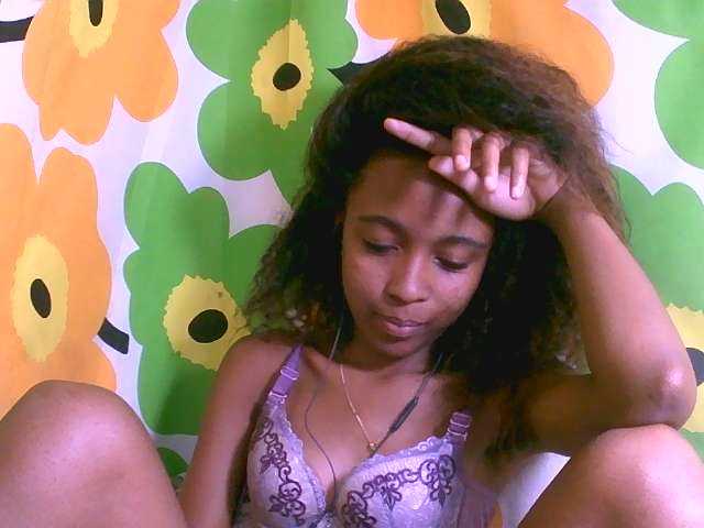 Live sex webcam photo for Laminnah #276669583