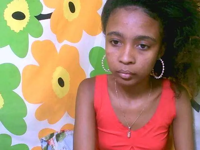 Live sex webcam photo for Laminnah #276682840