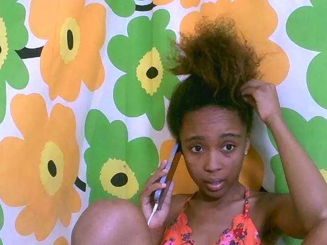 Live sex webcam photo for Laminnah #276700742