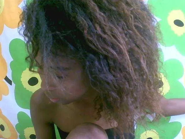 Live sex webcam photo for Laminnah #276738512