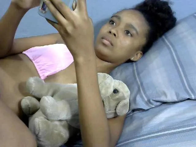 Live sex webcam photo for Laminnah #277064227