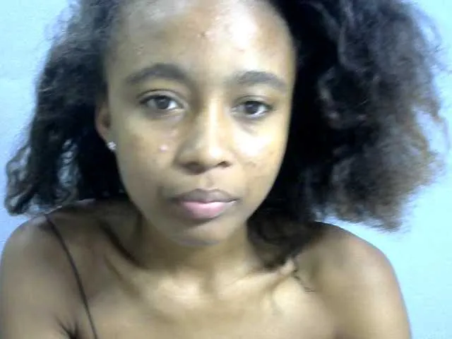 Live sex webcam photo for Laminnah #277068654