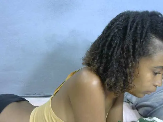 Live sex webcam photo for Laminnah #277085465