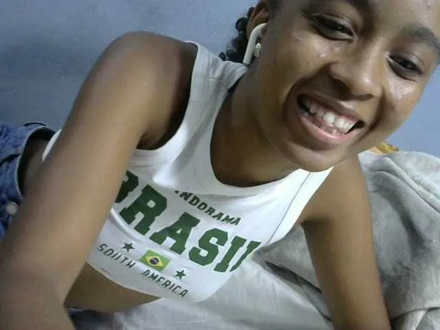 Live sex webcam photo for Laminnah #277118785