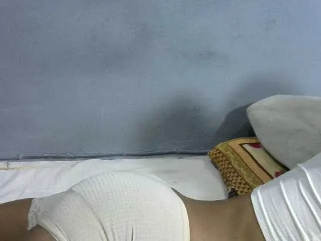 Live sex webcam photo for Laminnah #277120806