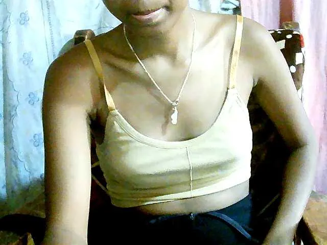 Live sex webcam photo for Laminnah #277676358