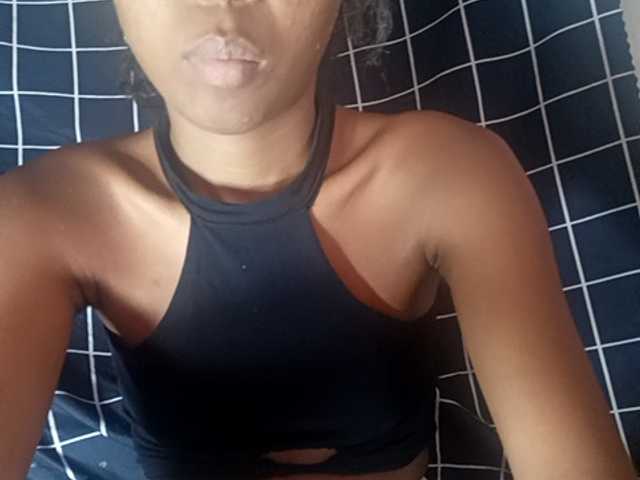 Live sex webcam photo for Laminnah #277736403