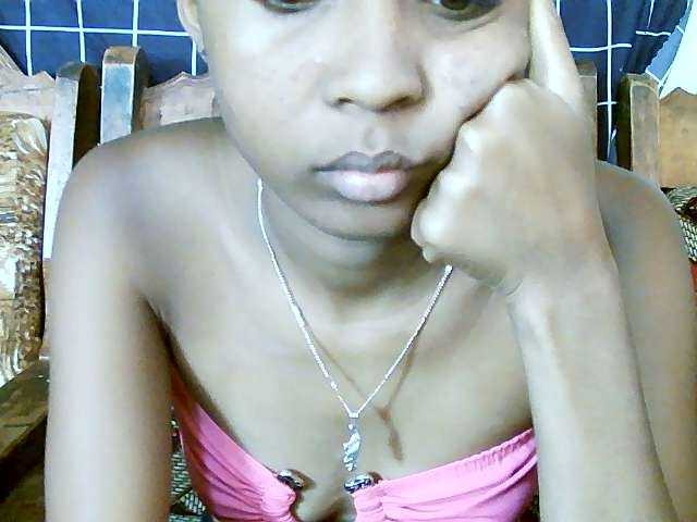 Live sex webcam photo for Laminnah #277757588