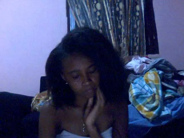 Live sex webcam photo for Laminnah #277806358