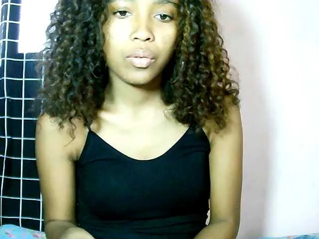 Live sex webcam photo for Laminnah #277912313