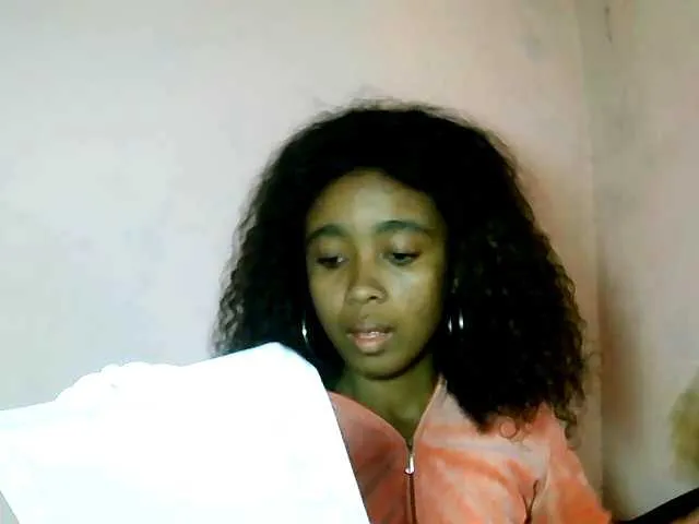 Live sex webcam photo for Laminnah #277969687