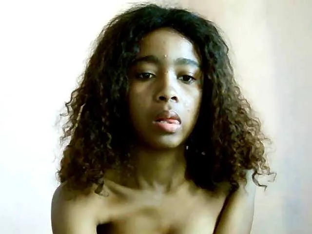 Live sex webcam photo for Laminnah #278016081