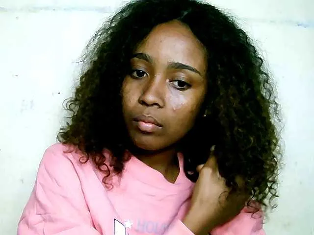 Live sex webcam photo for Laminnah #289413606