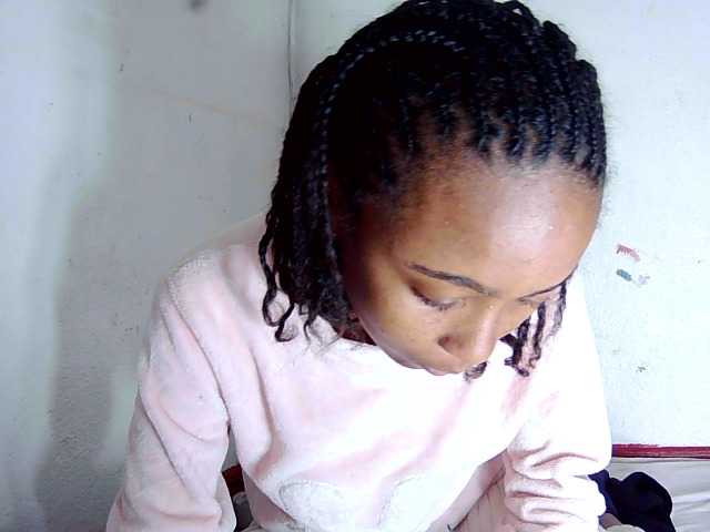 Live sex webcam photo for Laminnah #289670666