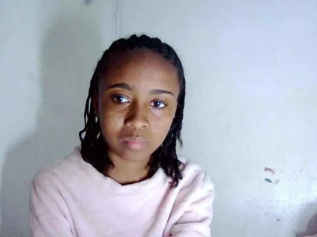 Live sex webcam photo for Laminnah #289678567