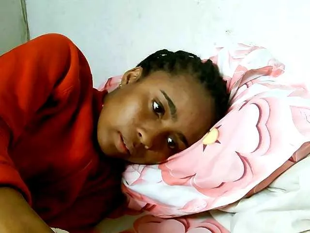 Live sex webcam photo for Laminnah #289770433