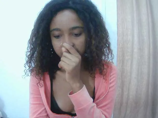 Live sex webcam photo for Laminnah #291561592