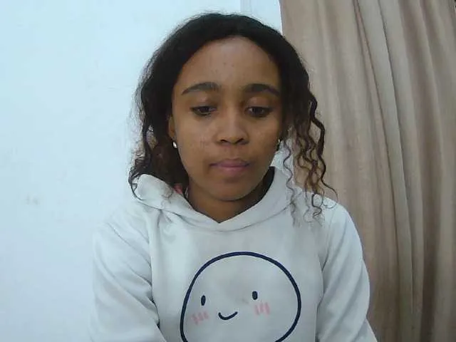 Live sex webcam photo for Laminnah #291589431