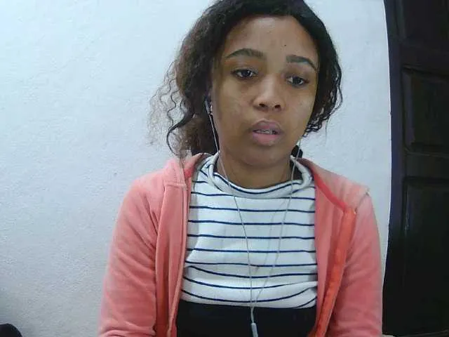 Live sex webcam photo for Laminnah #291605672