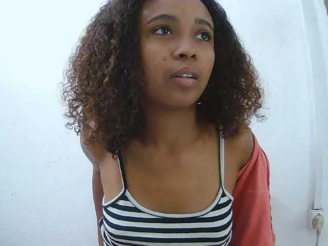 Live sex webcam photo for Laminnah #291664056