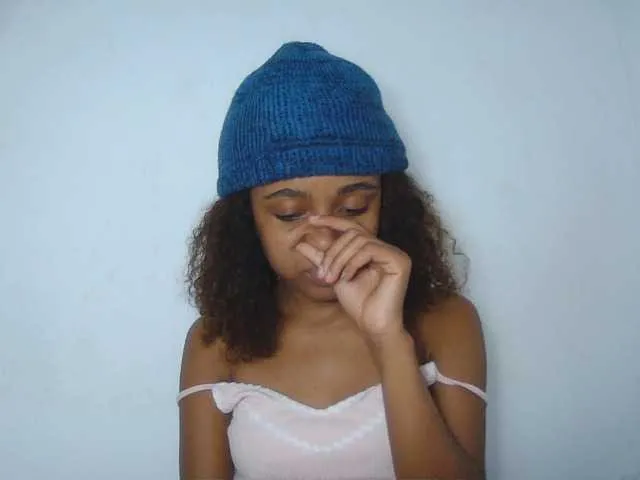 Live sex webcam photo for Laminnah #291753104