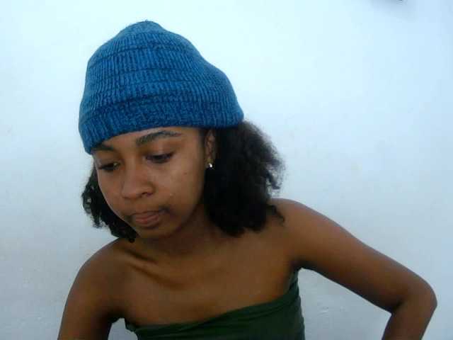 Live sex webcam photo for Laminnah #291778757