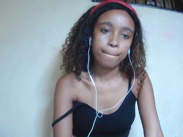 Live sex webcam photo for Laminnah #292056128