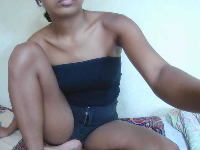 Live sex webcam photo for Laminnah #292273470