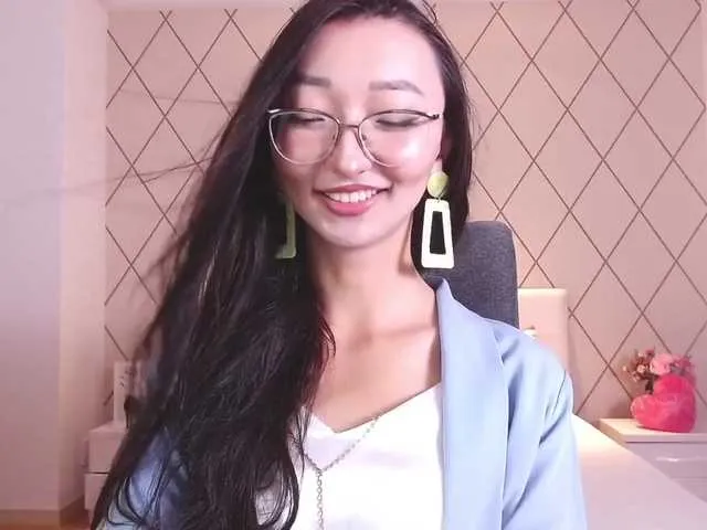 Live sex webcam photo for LanHoau #273544084