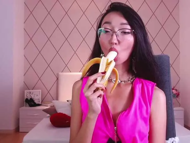 Live sex webcam photo for LanHoau #273962084