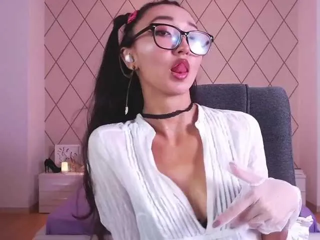 Live sex webcam photo for LanHoau #273996134