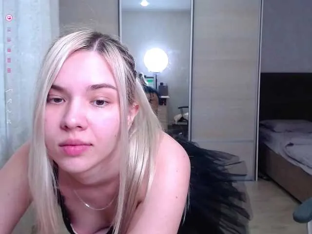 Live sex webcam photo for Lana--Nova #291772567